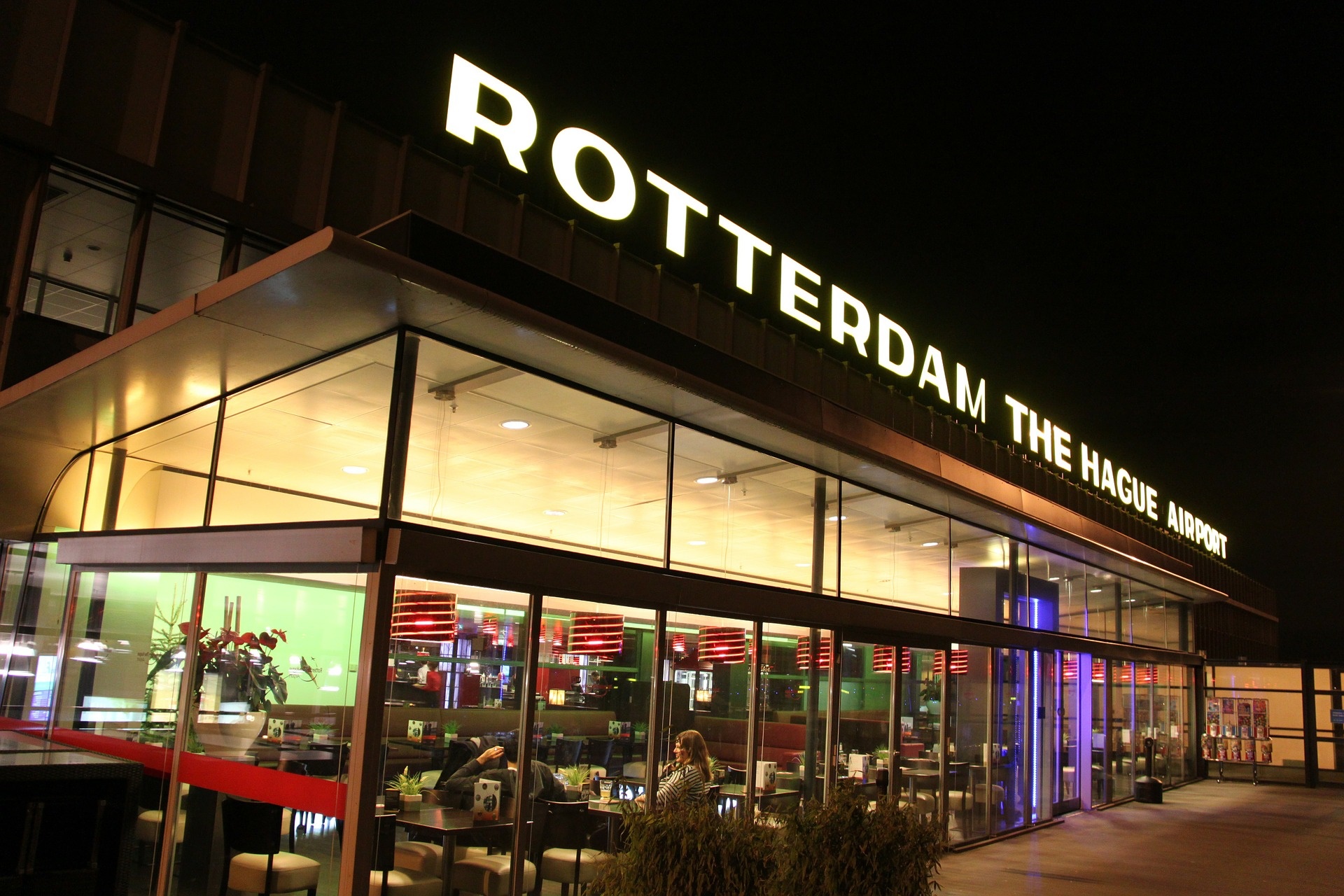 EW Facility Services is the new cleaning partner for Rotterdam The
