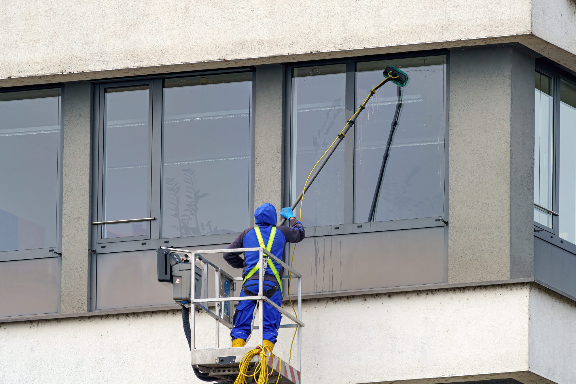 Glasbewassing en gevelreiniging